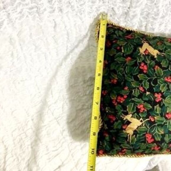 Vtg Christmas Mistletoe & Reindeer Throw Pillow - Picture 5 of 5